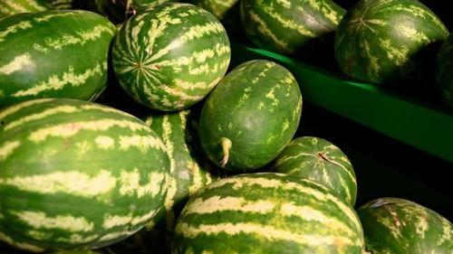 武汉户外吃瓜事件