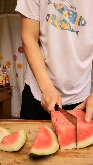 吃瓜群众切肚子,揭秘背后惊人真相