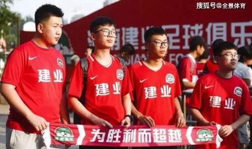 球迷吃瓜的视频,揭秘赛场背后的趣味瞬间